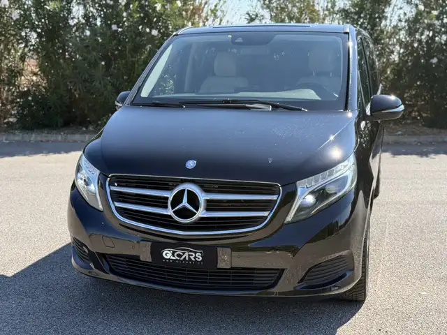 Mercedes-Benz V 220