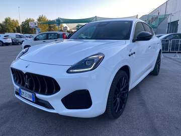Grecale MHEV 300 CV AWD GT