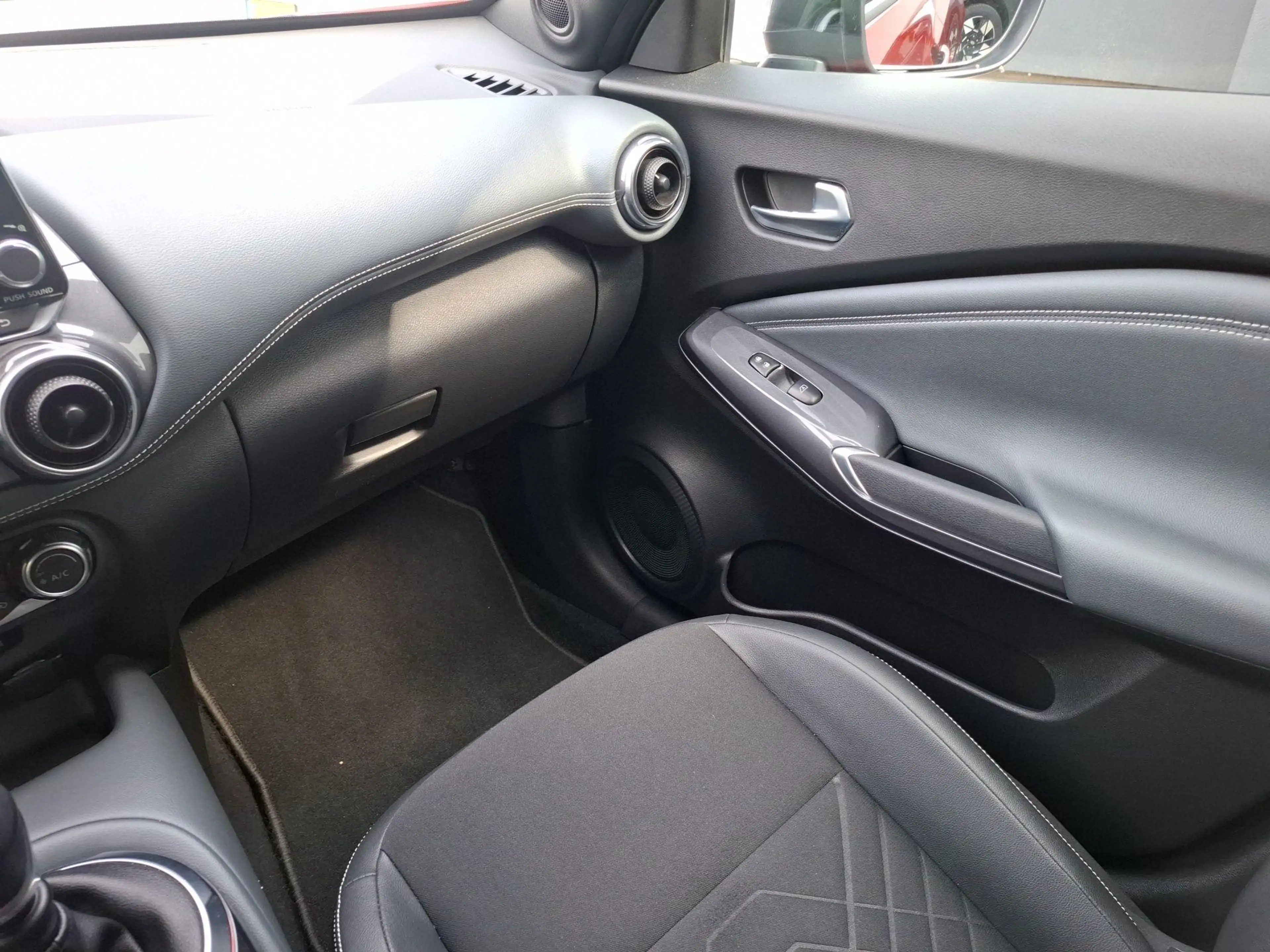 Nissan Juke 1.0 DIG-T 117 BOSE — photo 9