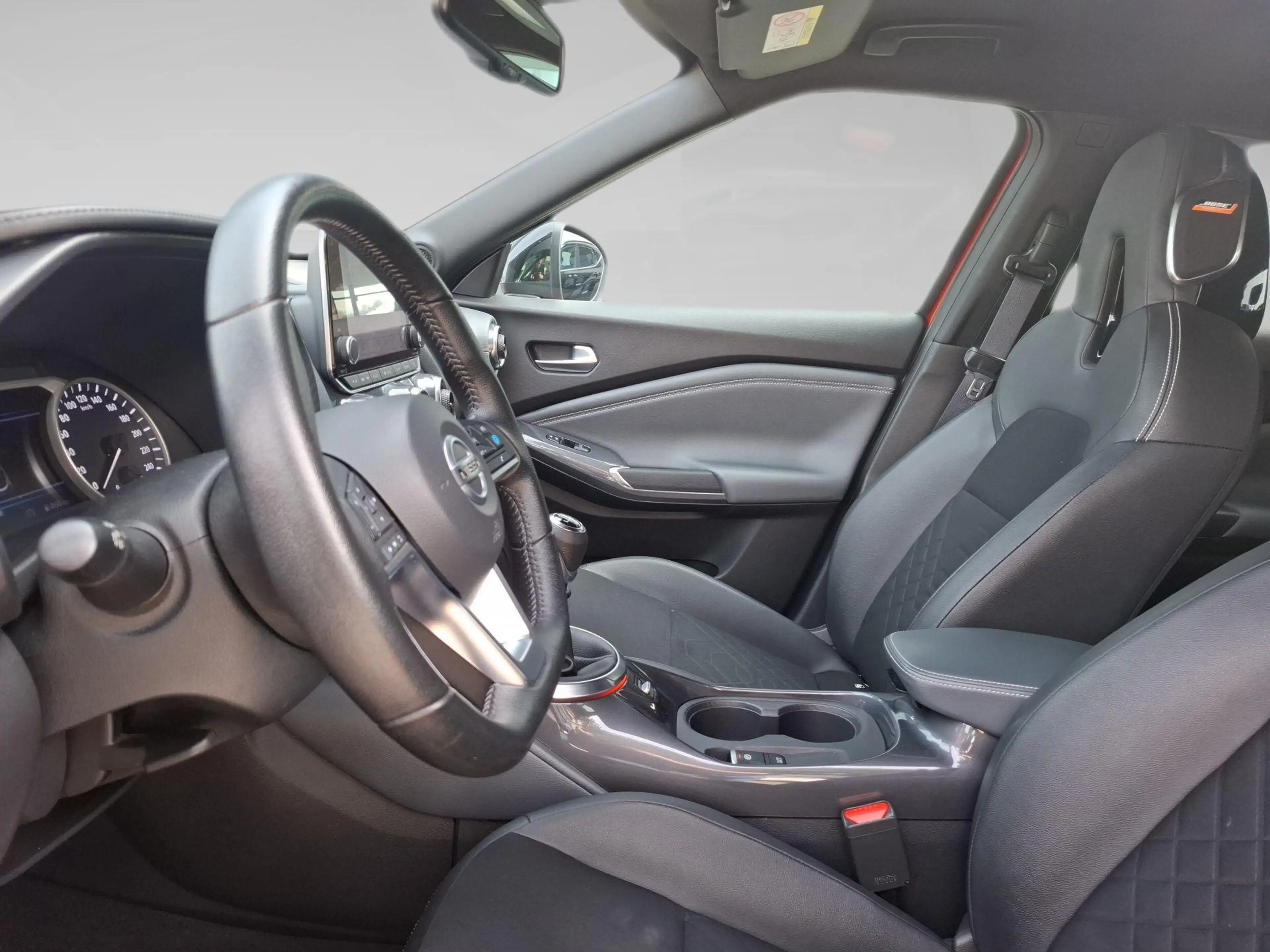 Nissan Juke 1.0 DIG-T 117 BOSE — photo 4