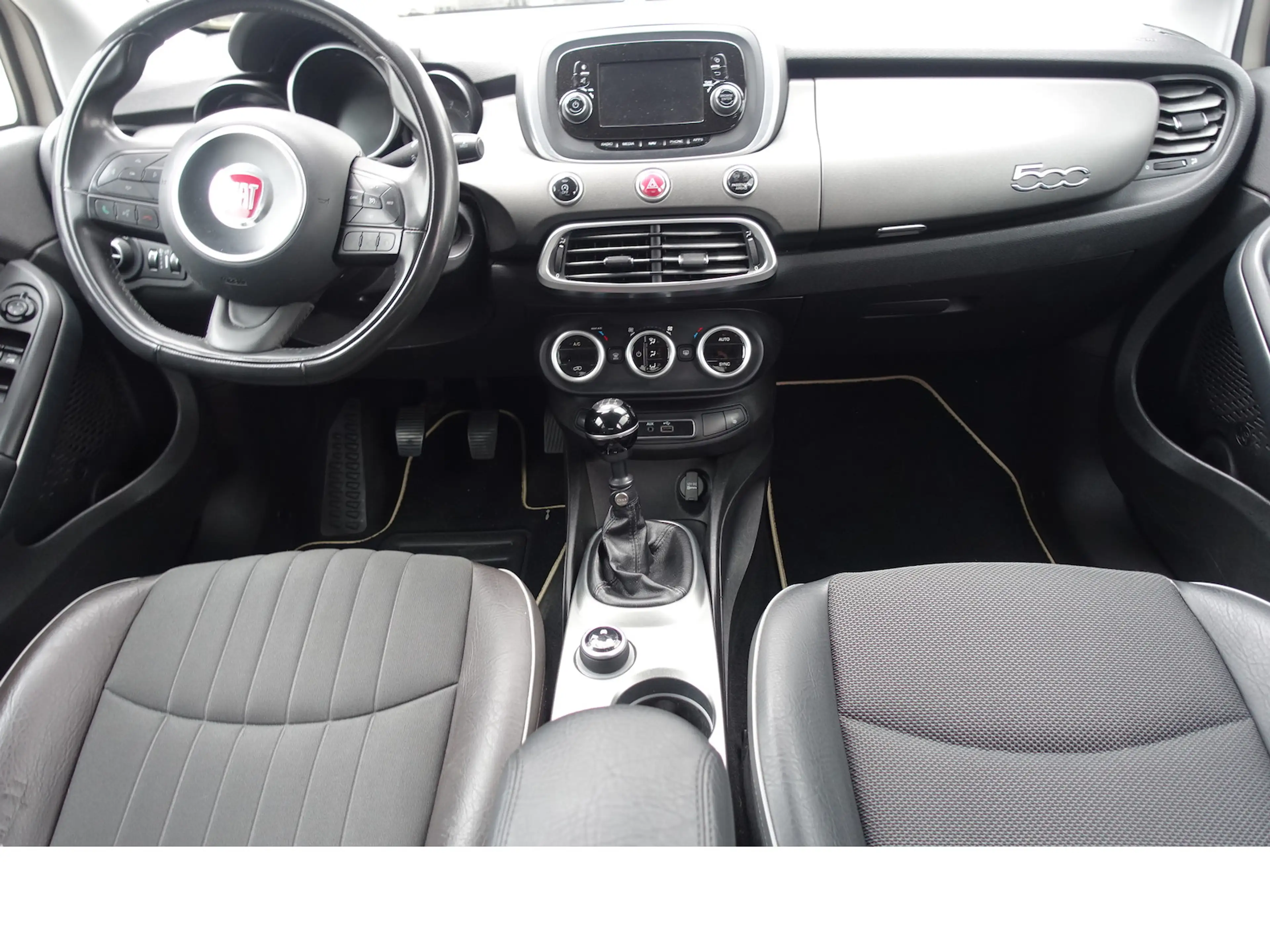Fiat 500X Cross Plus Allrad Kamera PDC Alu 18´´ — photo 11