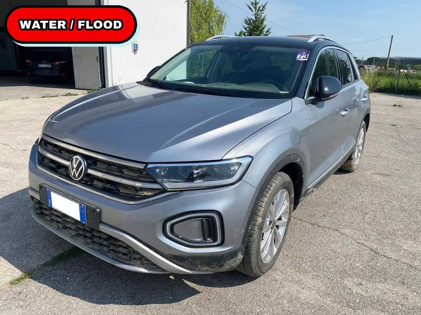 Volkswagen T-Roc 2022 1.0 tsi Style 115cv ALLUVIONATA Argento - 1