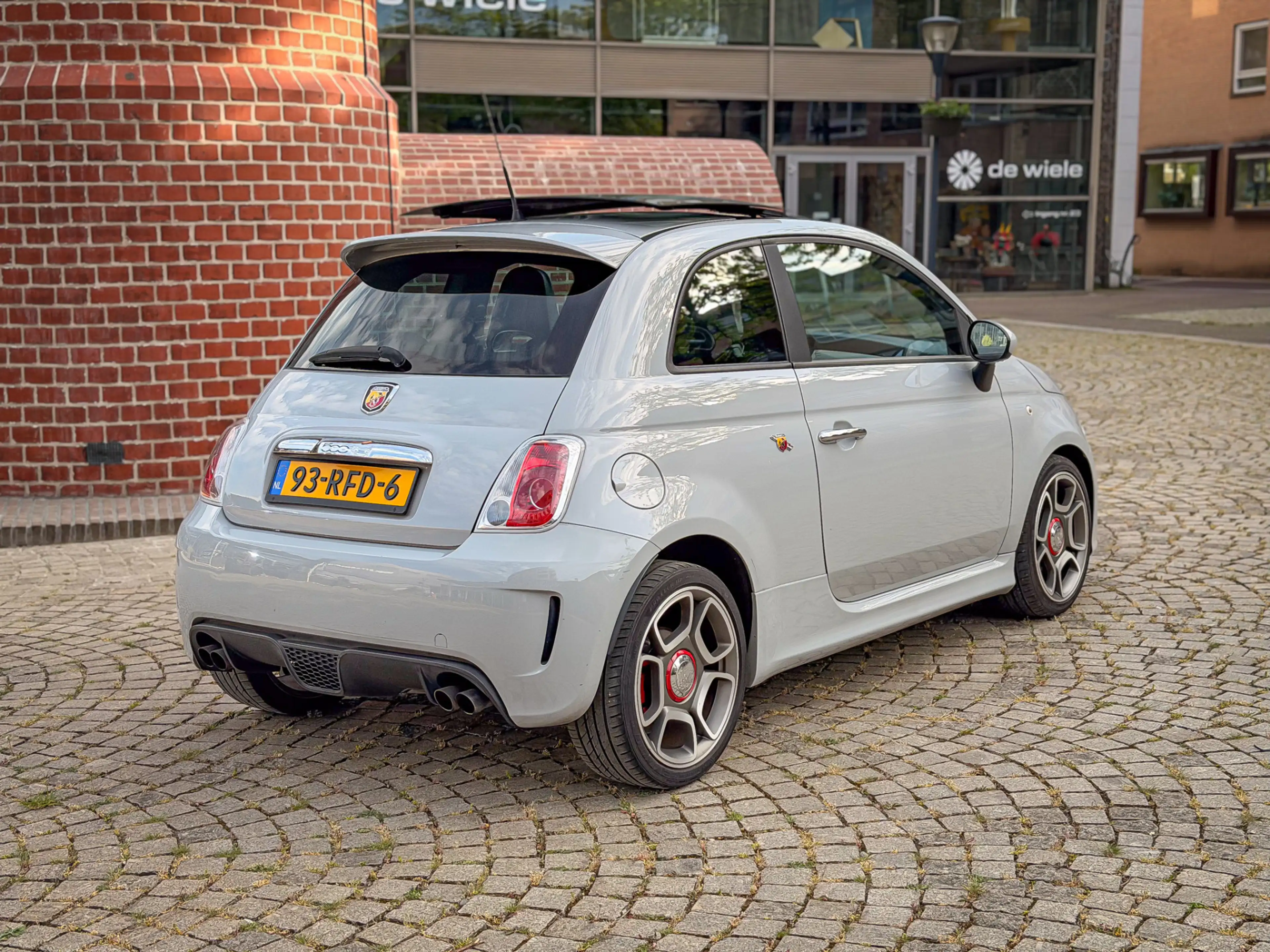 Abarth 500 1.4 T-jet 135pk Schuifdak Leder Climate PDC — photo 2