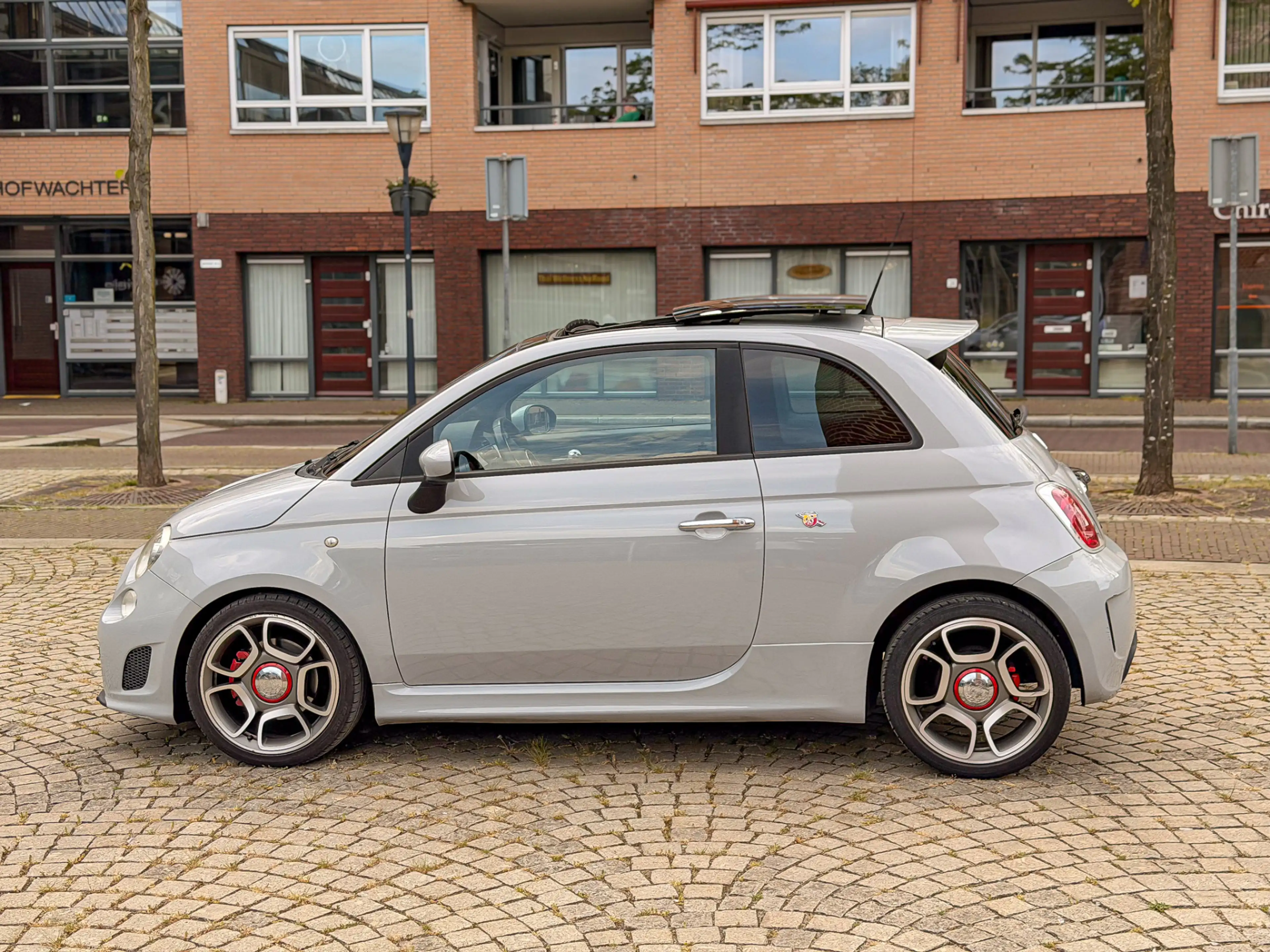 Abarth 500 1.4 T-jet 135pk Schuifdak Leder Climate PDC — photo 7