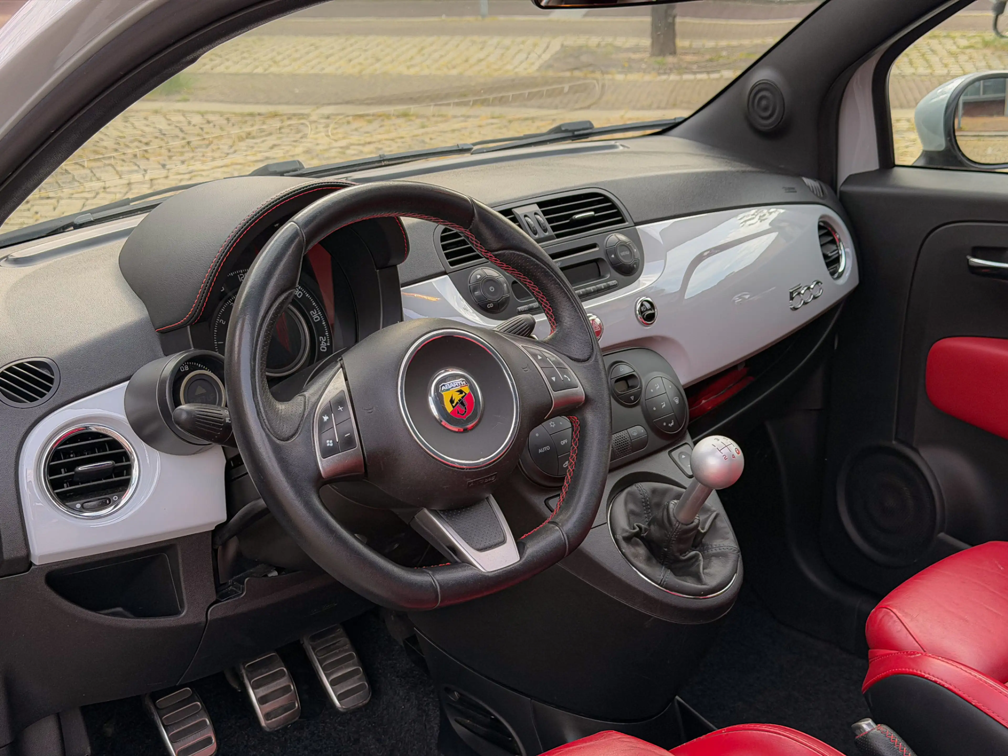 Abarth 500 1.4 T-jet 135pk Schuifdak Leder Climate PDC — photo 11