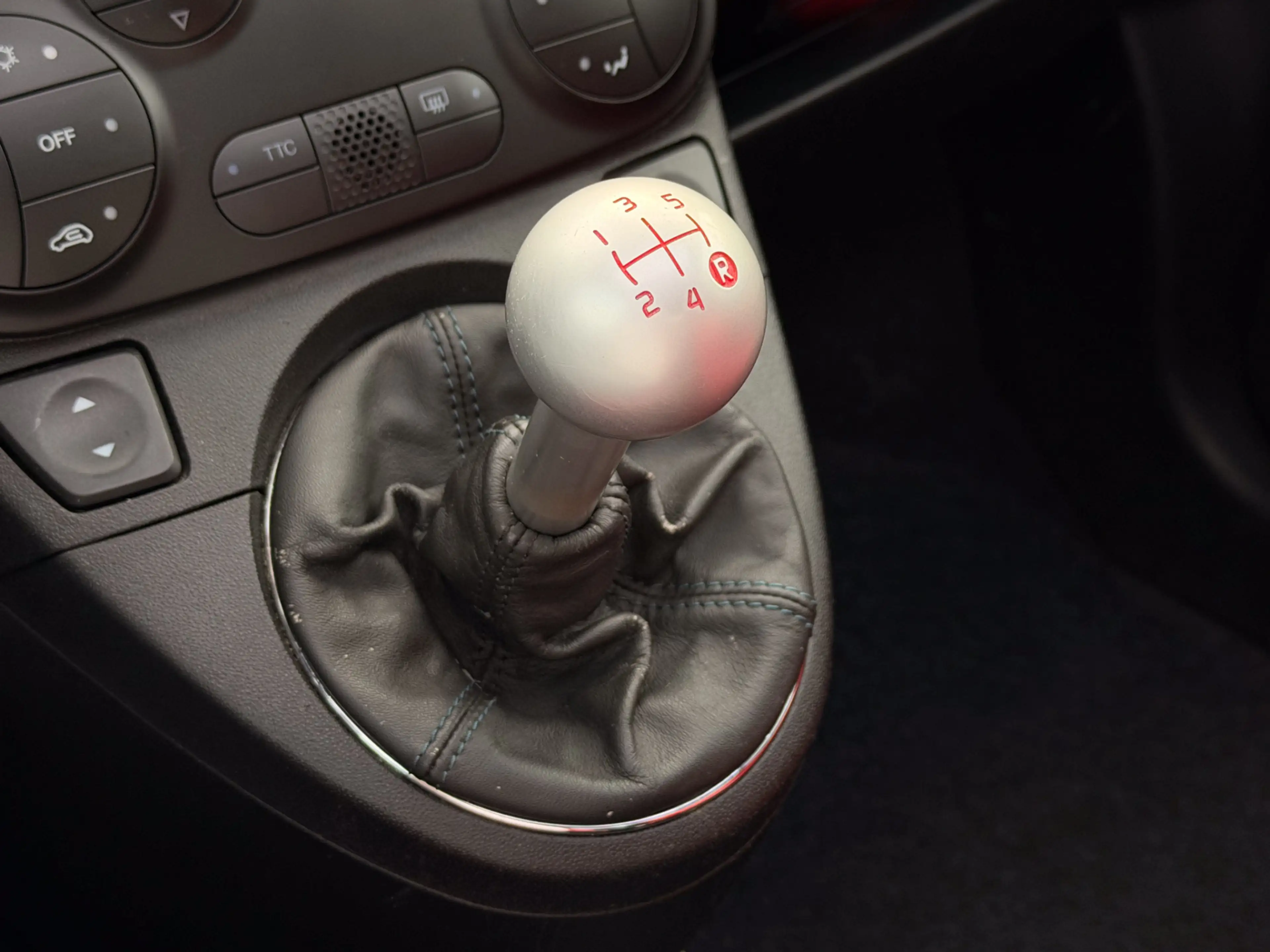 Abarth 500 1.4 T-jet 135pk Schuifdak Leder Climate PDC — photo 15