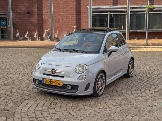 Abarth 500 1.4 T-jet 135pk Schuifdak Leder Climate PDC