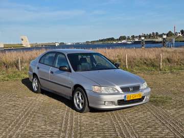 Accord 1.8i LS