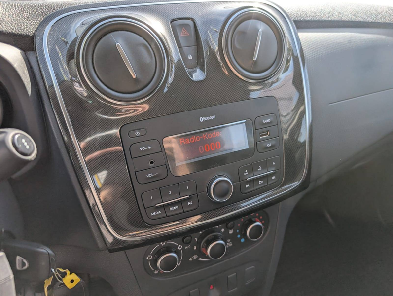 Dacia Sandero Sandero 75 Klima Spiegel Allwetter TÜV Inspektion — photo 15