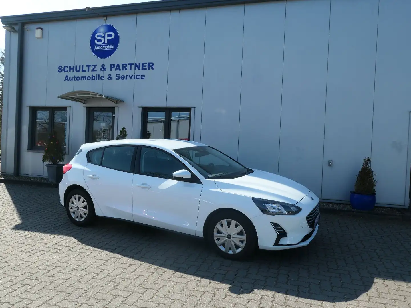 Ford Focus Lim. 1.Hd., LED, Scheckh., Sitzh., Allwr. Weiß - 1