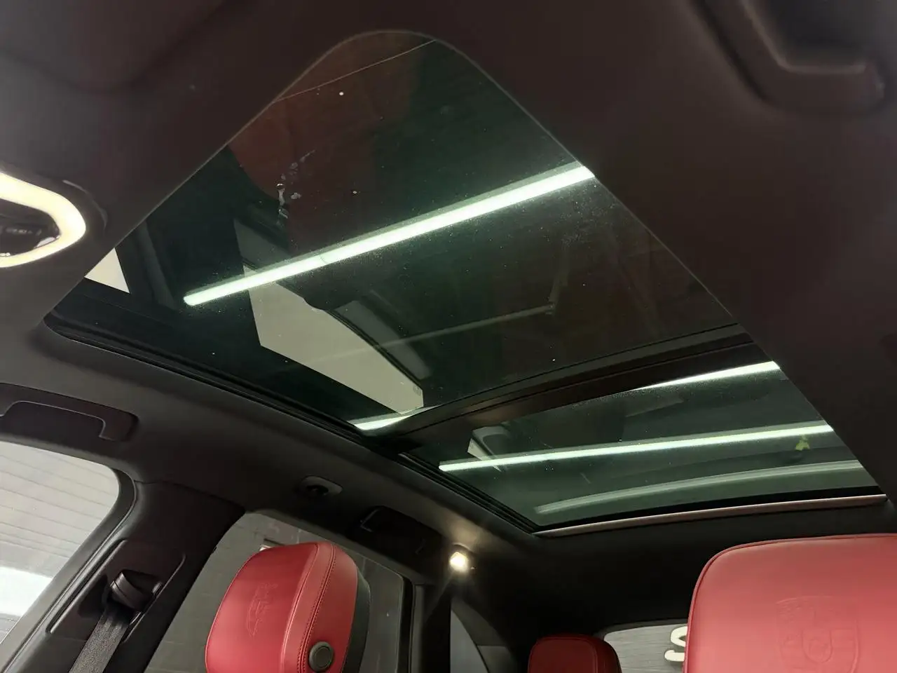 Porsche Macan photo Porsche Macan