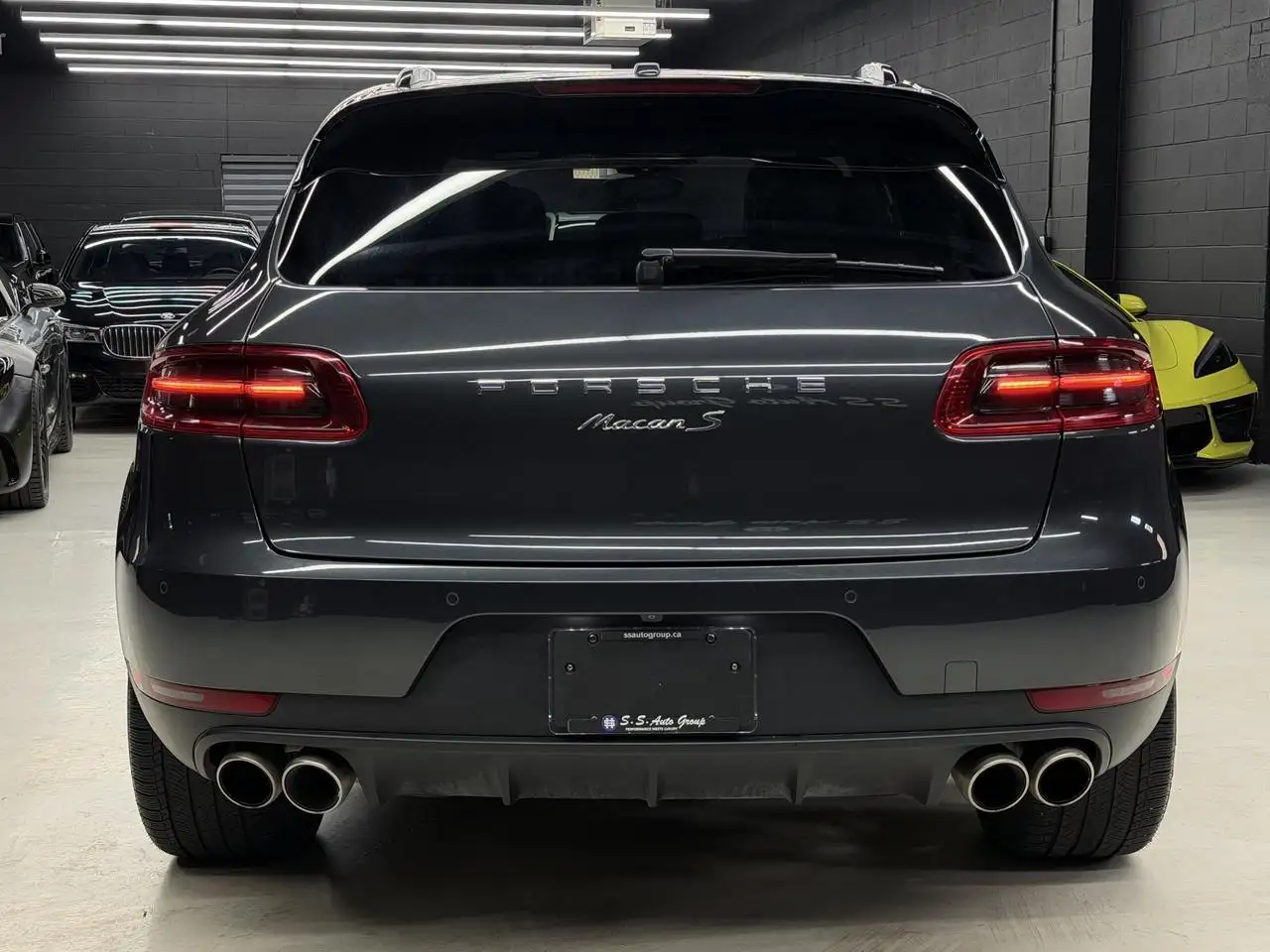 Porsche Macan photo Porsche Macan
