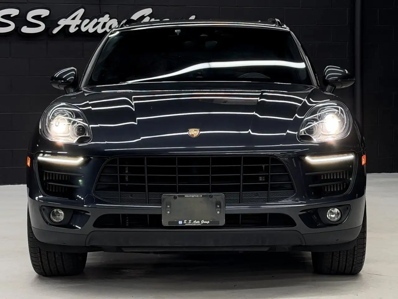 Porsche Macan photo Porsche Macan