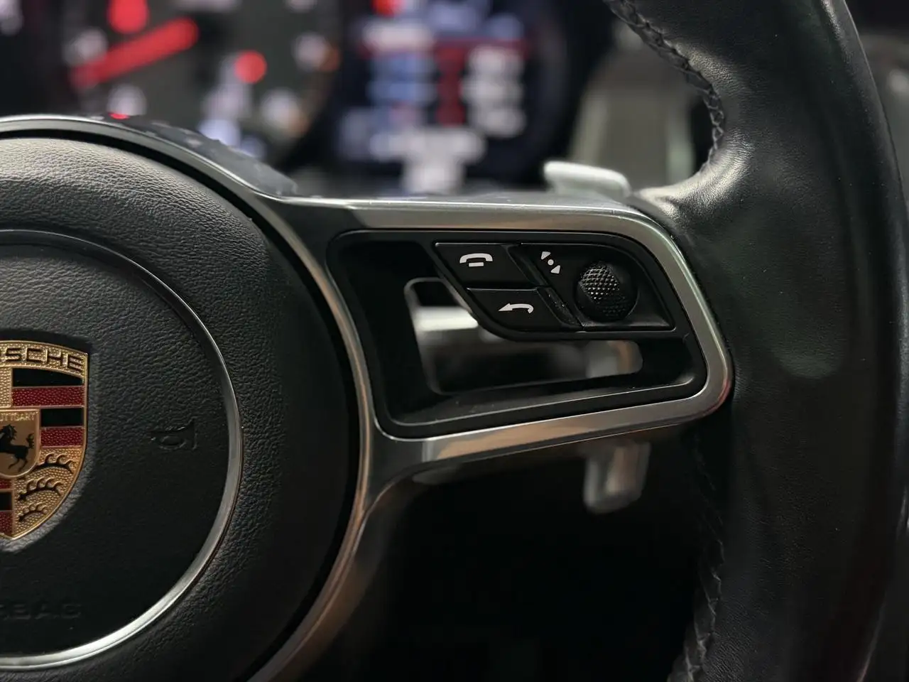 Porsche Macan photo Porsche Macan