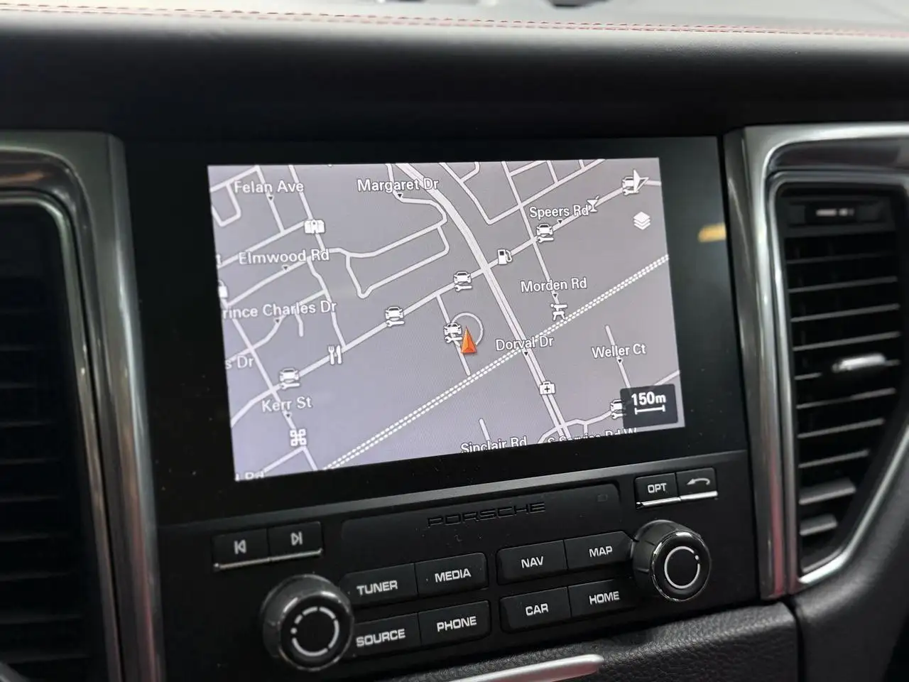 Porsche Macan photo Porsche Macan