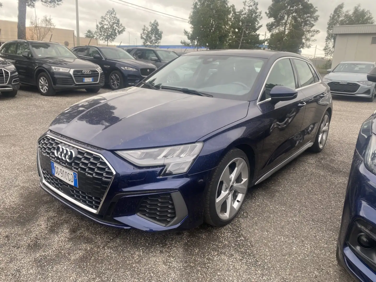 Audi A3 AUDI SPORTBACK 35 TDI S TRONIC Blauw - 1