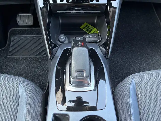 Peugeot 2008 view 12