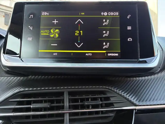 Peugeot 2008 view 10