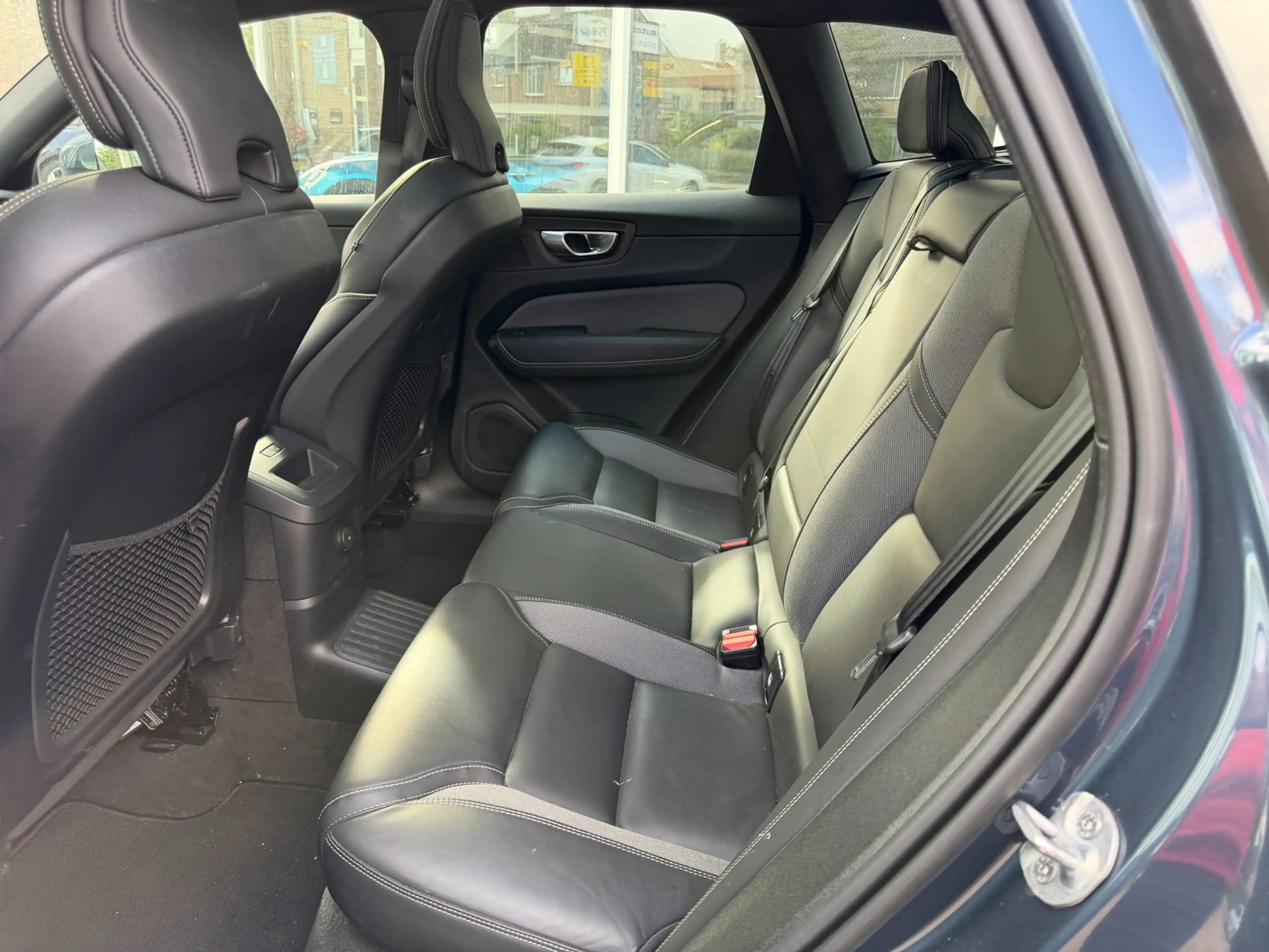Volvo XC60 2.0 T6 Plug-in hybrid AWD Plus Bright — photo 8