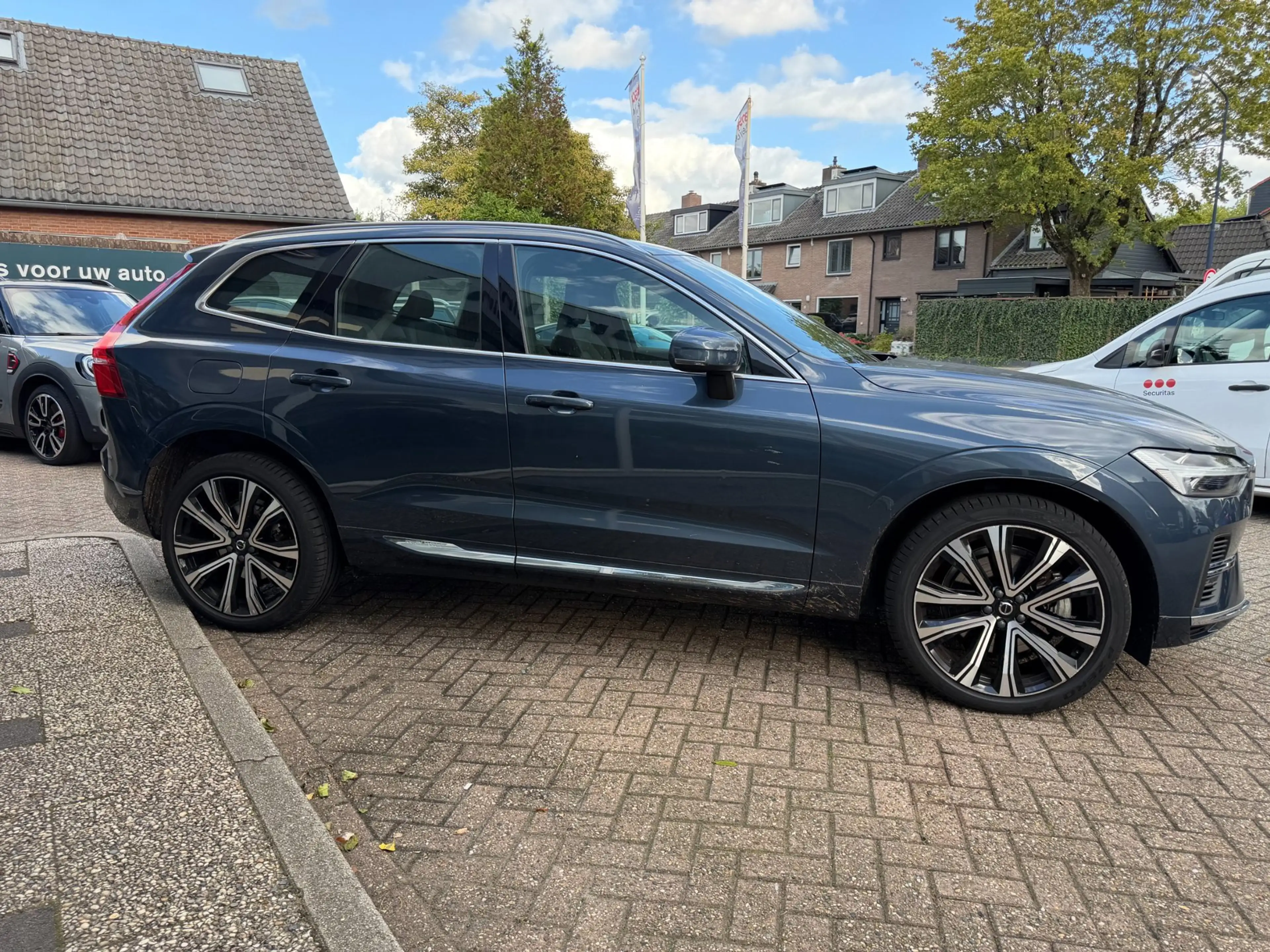 Volvo XC60 2.0 T6 Plug-in hybrid AWD Plus Bright — photo 4