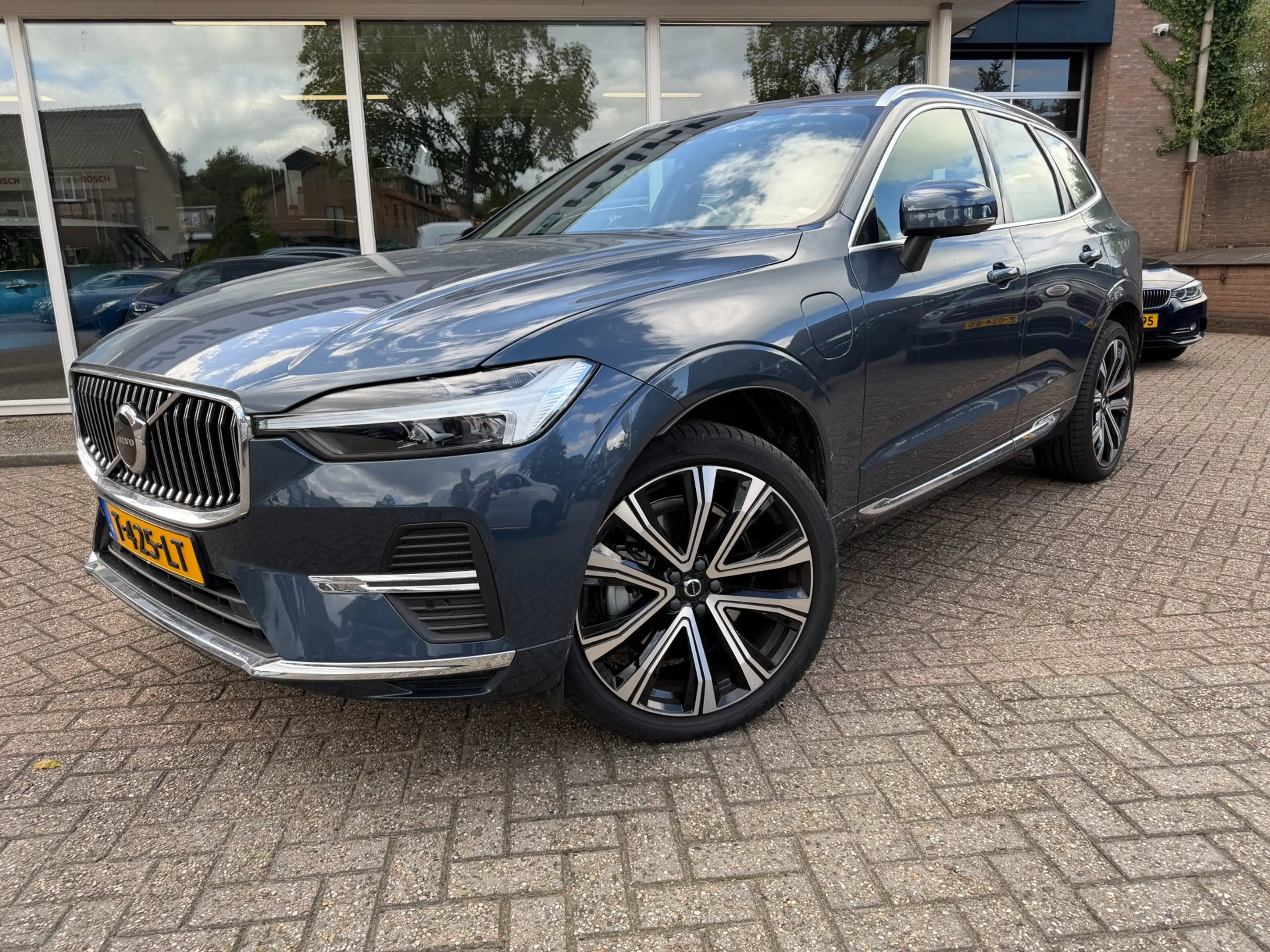Volvo XC60 2.0 T6 Plug-in hybrid AWD Plus Bright — photo 2