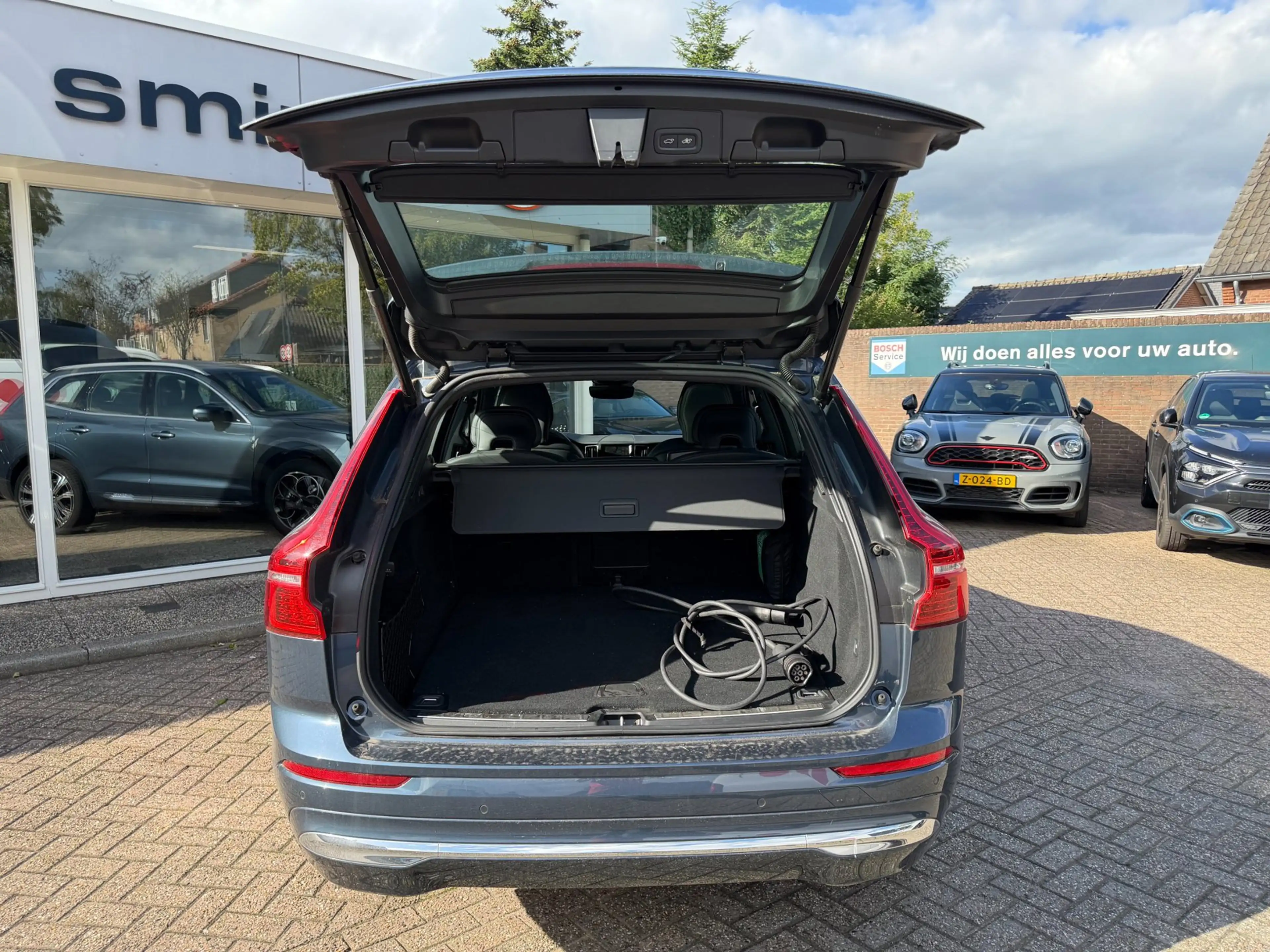 Volvo XC60 2.0 T6 Plug-in hybrid AWD Plus Bright — photo 23