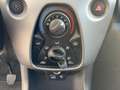 Toyota Aygo 1.0 x-play Klimaanlage, Parksensoren, BT Rot - thumbnail 17