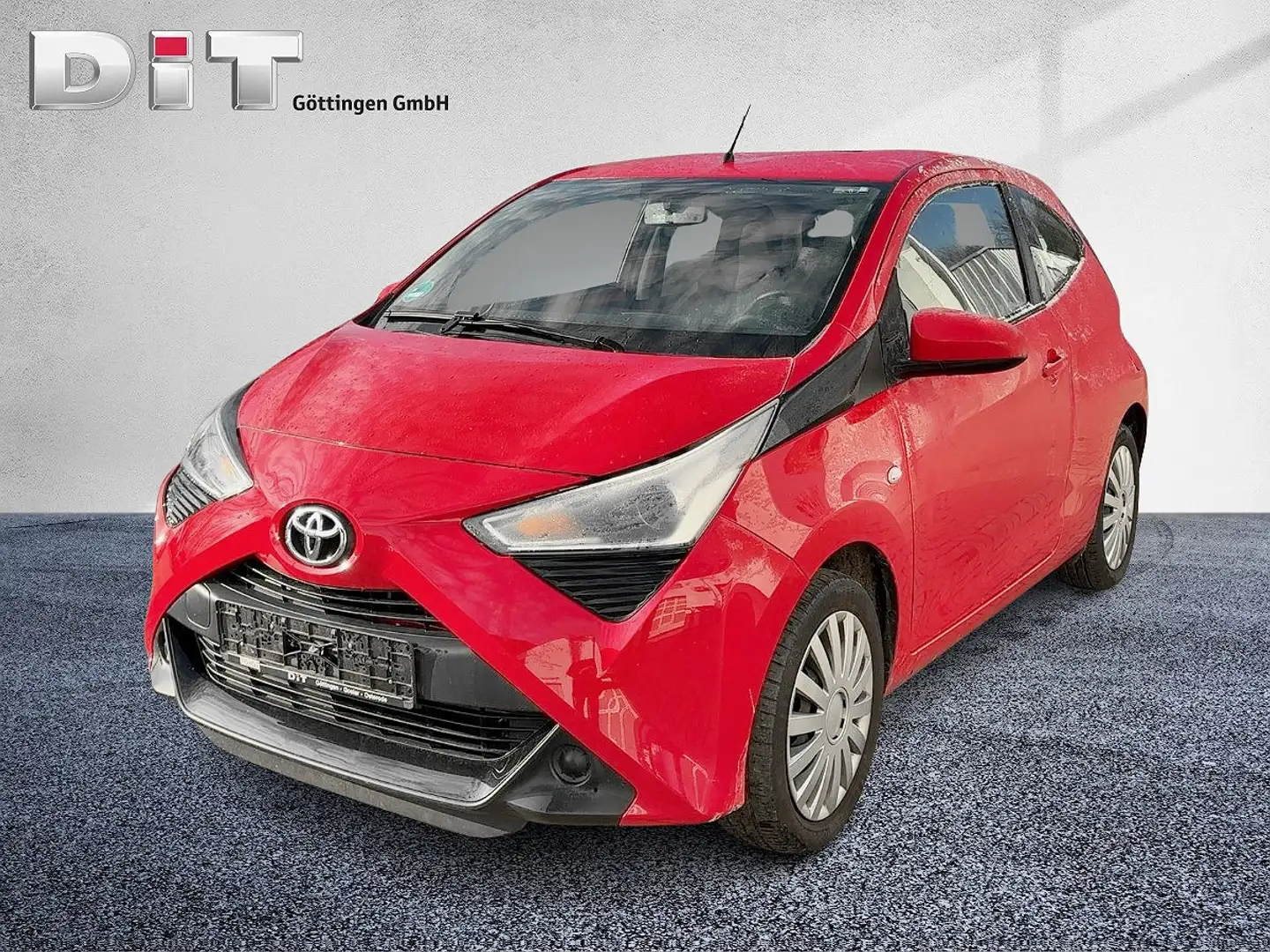 Toyota Aygo 1.0 x-play Klimaanlage, Parksensoren, BT Rot - 2