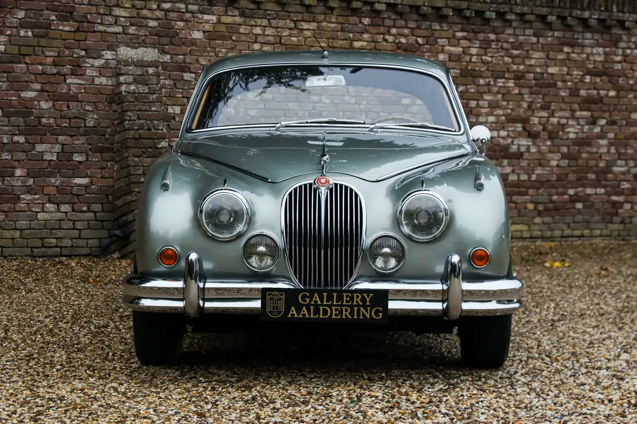Jaguar Mark 2 3.4 Litre "Seafrost Metallic over Navy Blue, foto 5
