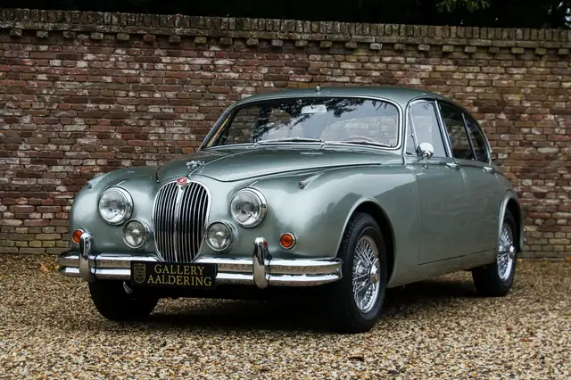 Jaguar Autres Mark 2 3.4 Litre "Seafrost Metallic over Navy Blue