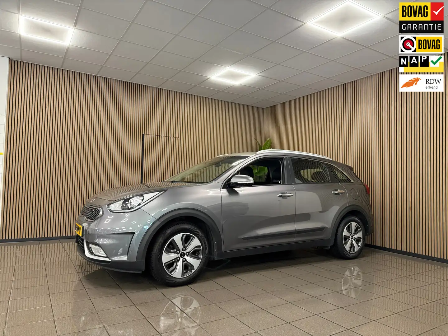 Kia Niro 1.6 GDi Hybrid ExecutiveLine * Dealer onderhouden Gris - 1