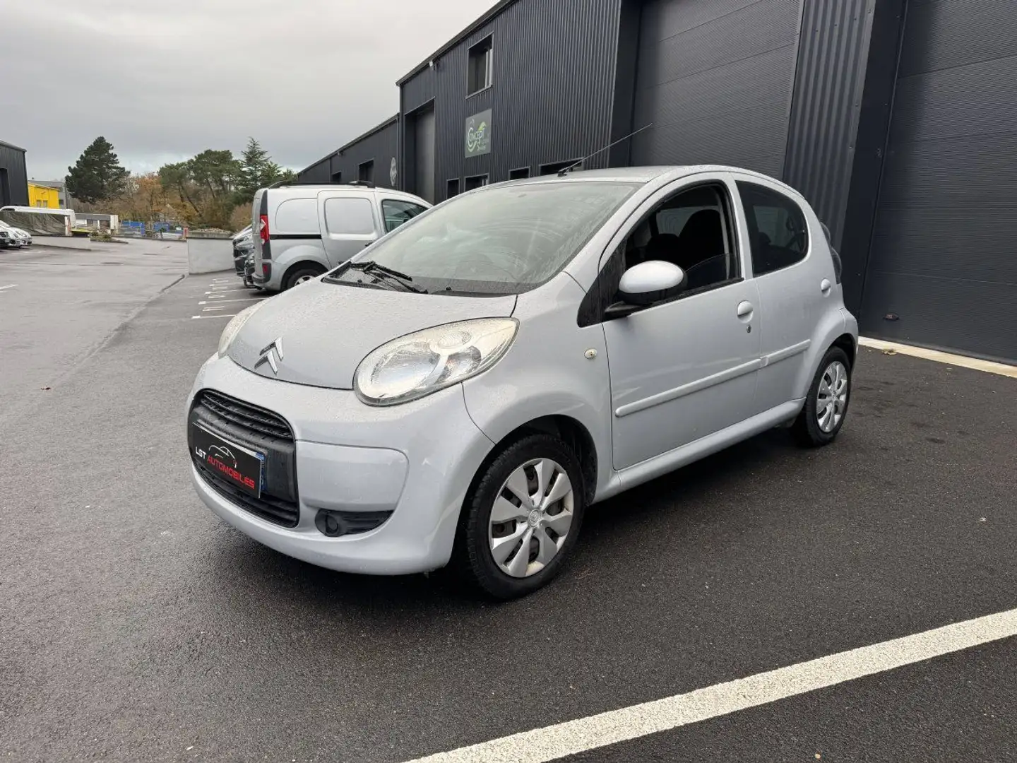 Citroen C1 Citroën 1.0i Attraction 5p Gris - 1