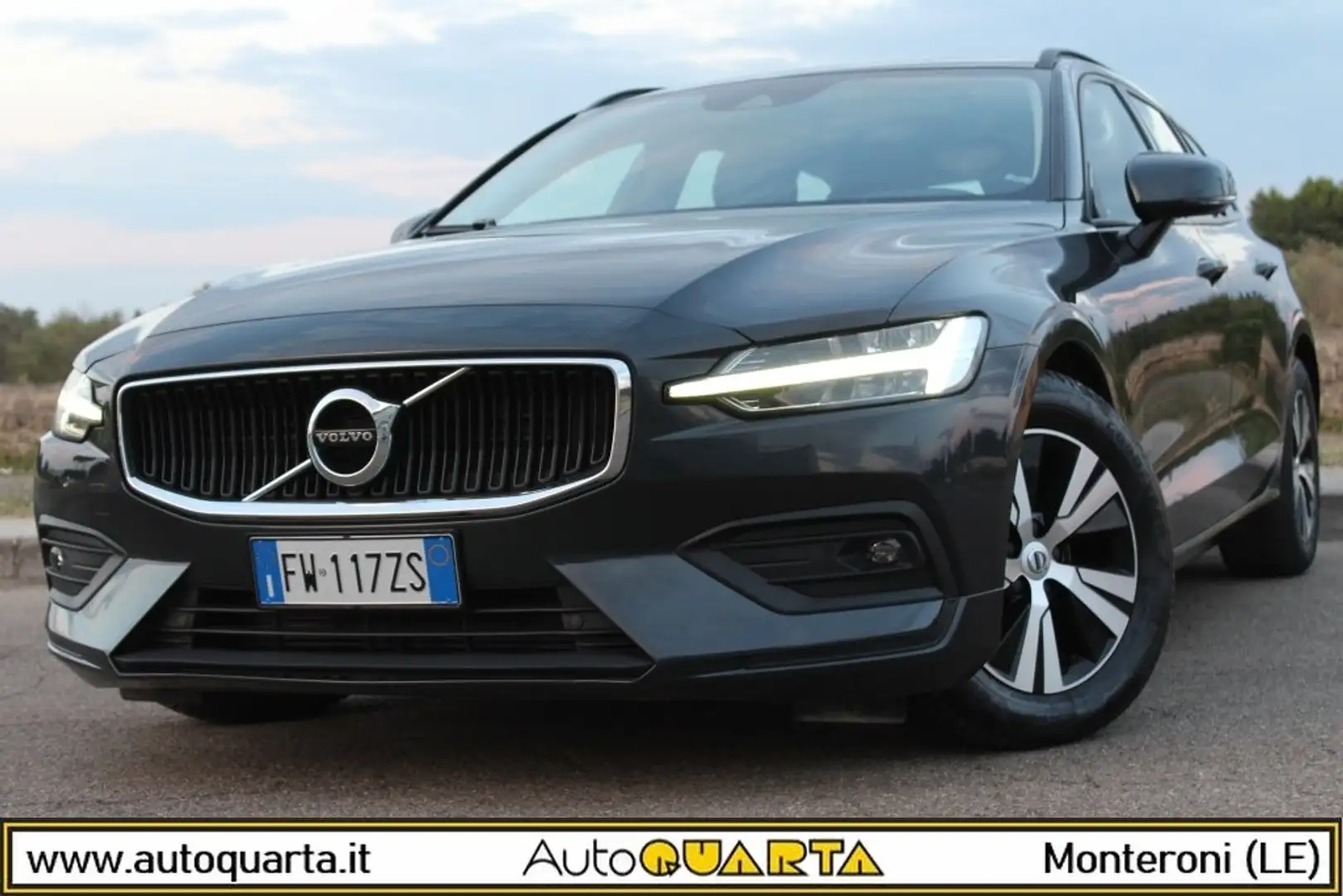 Volvo V60 2.0 D3 Geartronic *PELLE *RETROCAMERA Grigio - 1