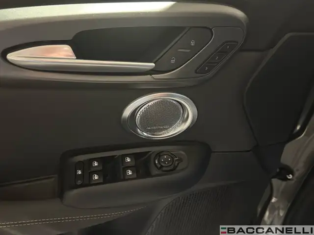 Alfa Romeo Tonale view 11