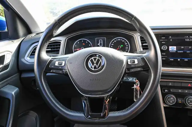 Volkswagen T-Roc view 12