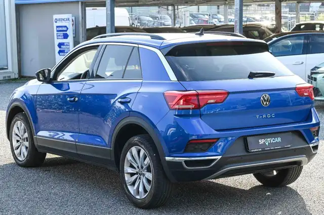 Volkswagen T-Roc view 4
