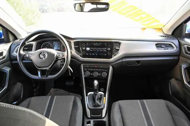 Volkswagen T-Roc view 7