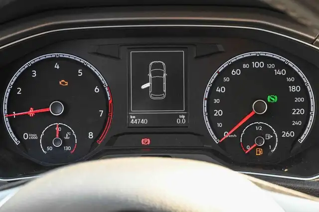 Volkswagen T-Roc view 13