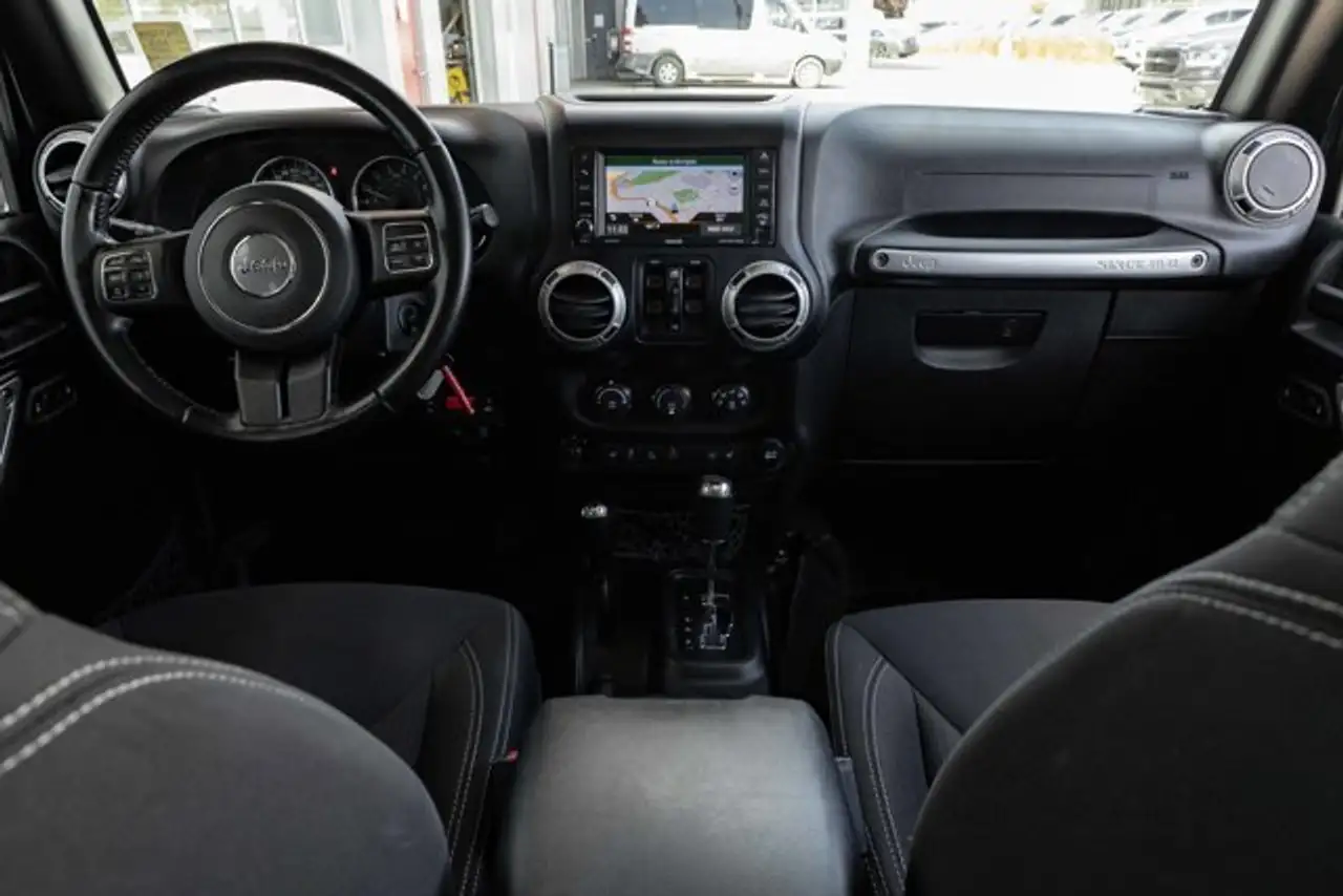 Jeep Wrangler снимка Jeep Wrangler