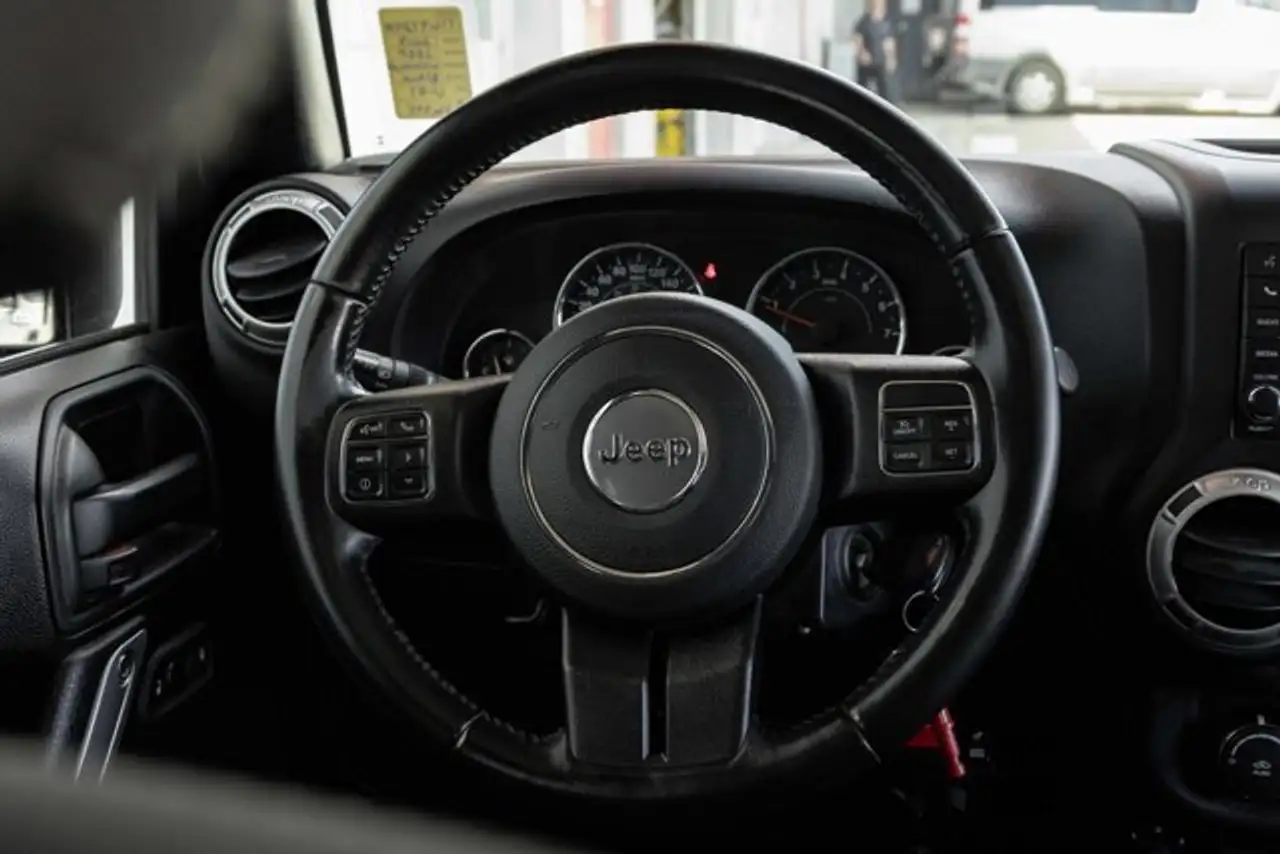 Jeep Wrangler снимка Jeep Wrangler