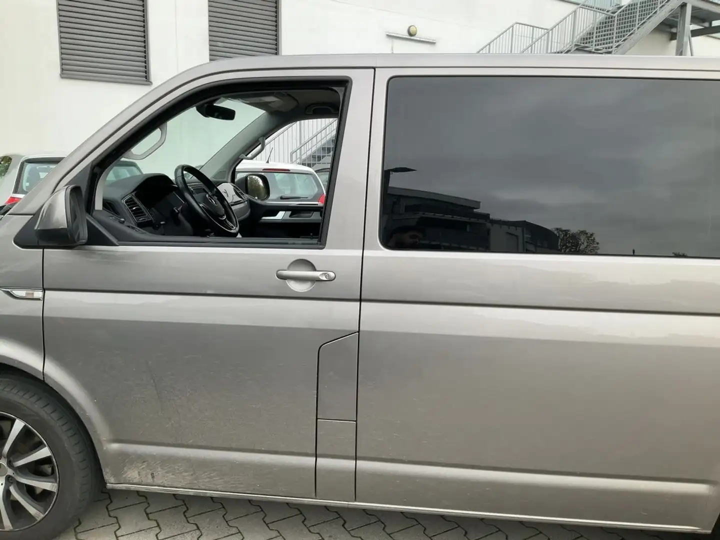 Volkswagen T6 Multivan Comfortline 2.0 TDI Gold - 1