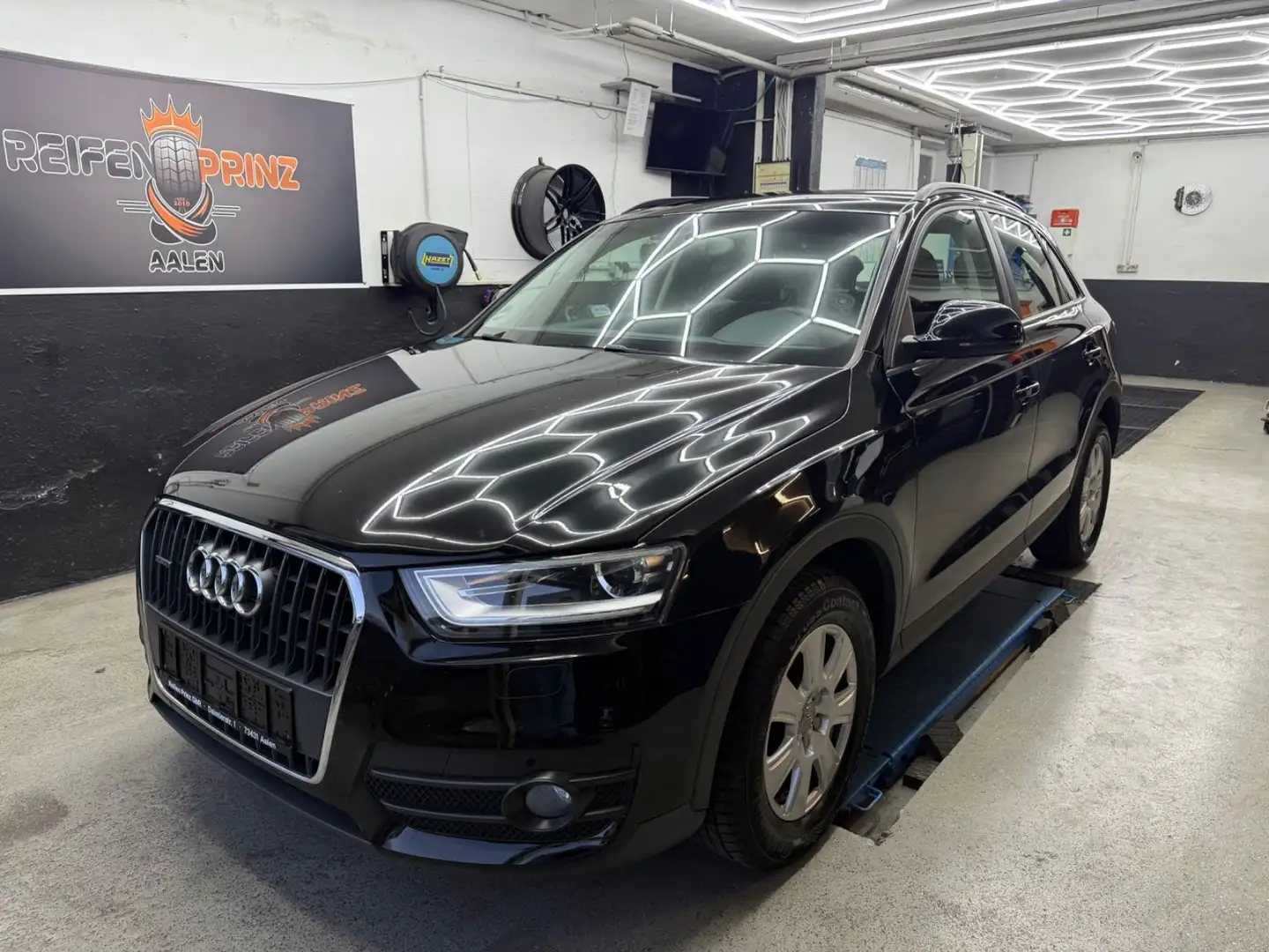 Audi Q3 2.0 TDI quattro/S-Tronic/Xenon/LED/Scheckheft Schwarz - 1