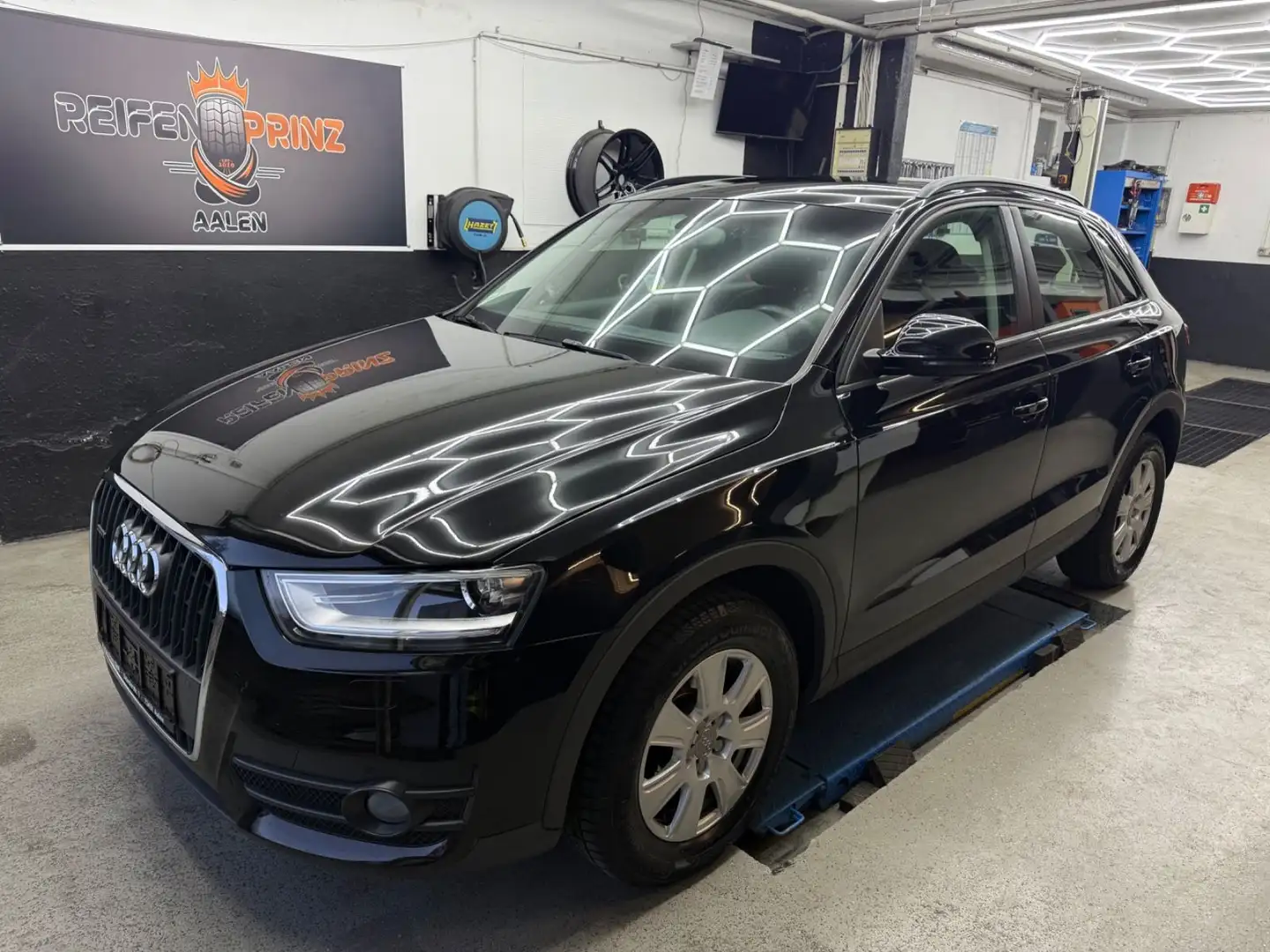 Audi Q3 2.0 TDI quattro/S-Tronic/Xenon/LED/Scheckheft Schwarz - 2