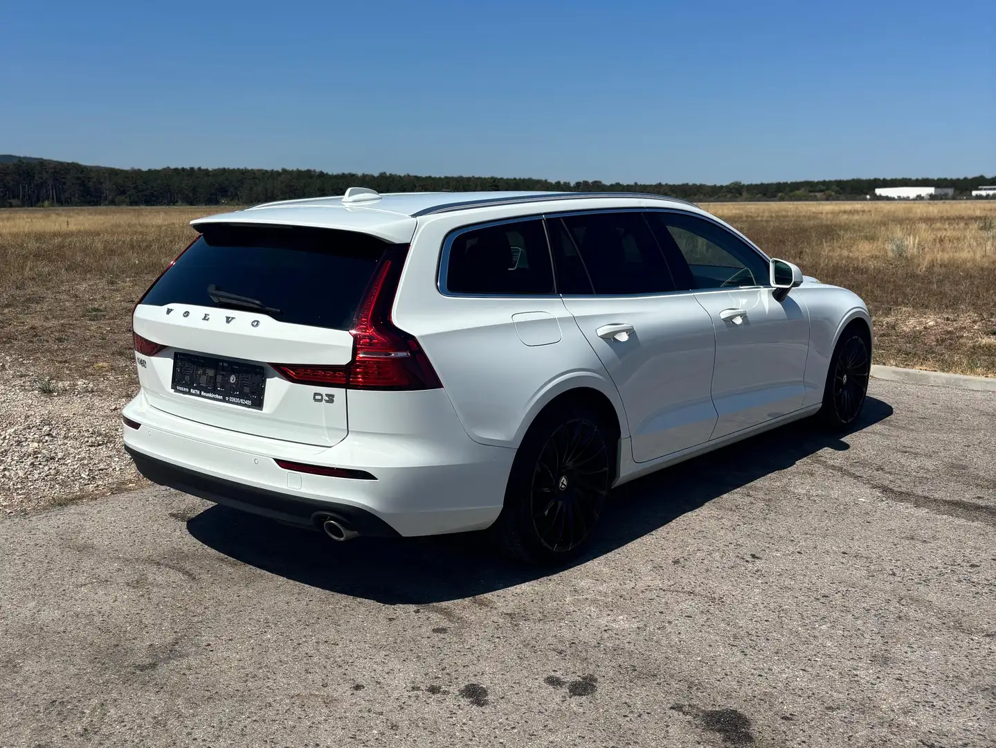 Volvo V60 V60 D3 Momentum Pro Geartronic Momentum Pro Weiß - 2