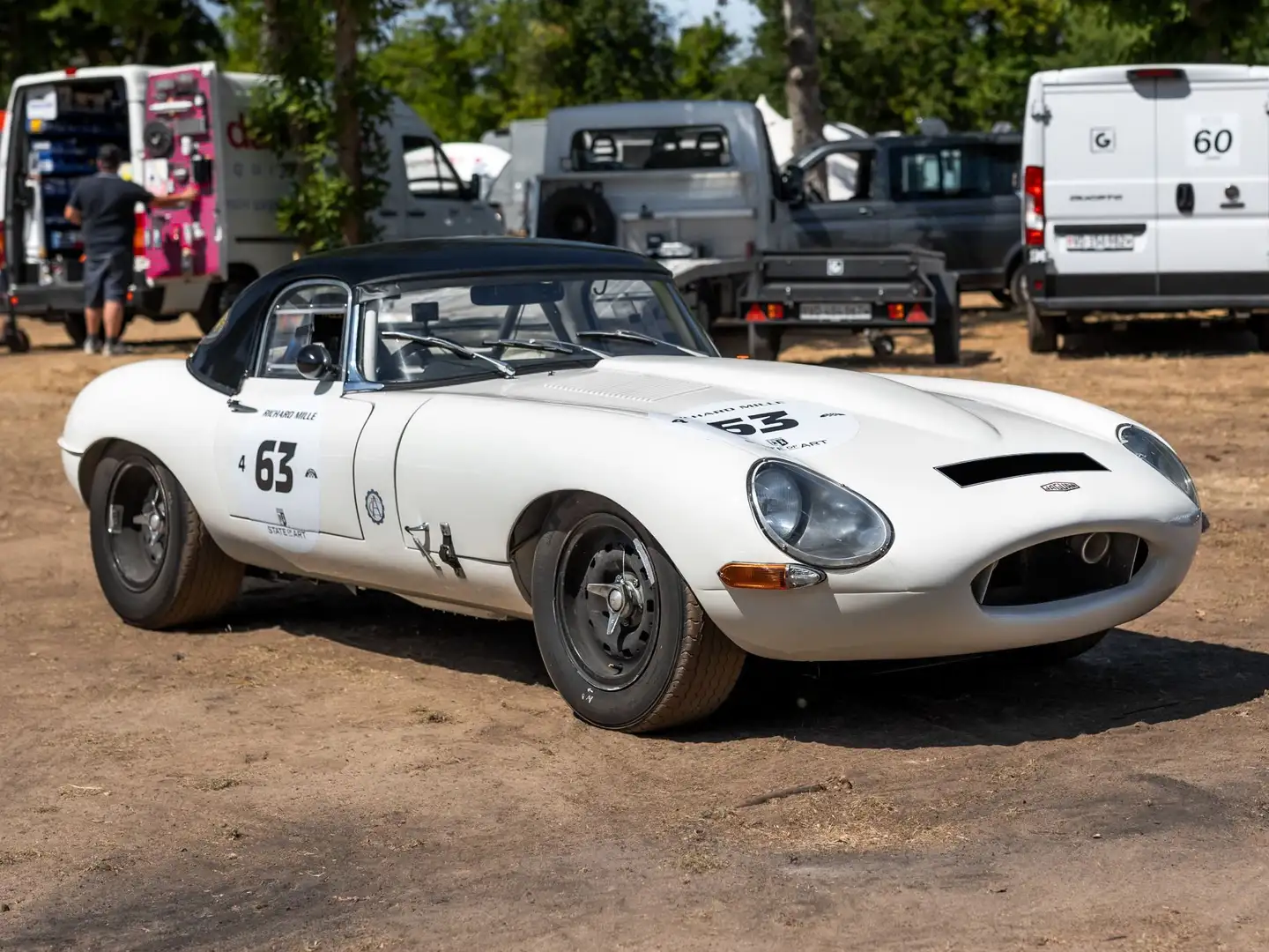 Jaguar E-Type 3.8 semi-lightweight FIA Blanc - 1