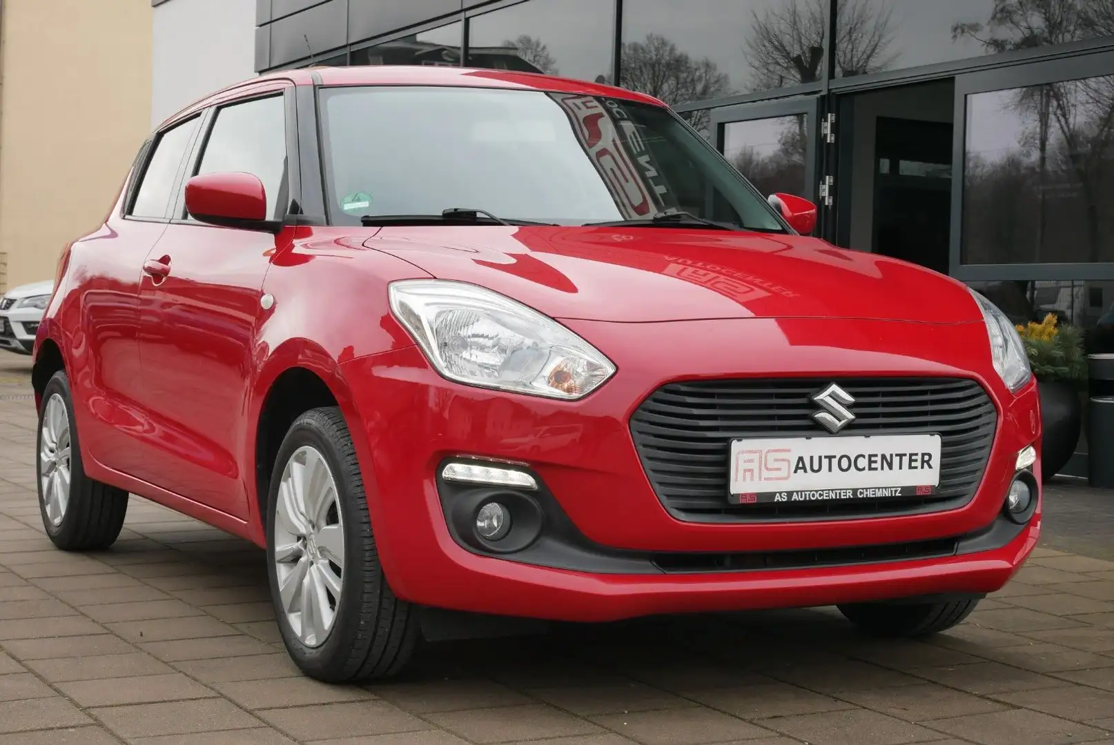 Suzuki Swift 1.2 ALLGRIP 4x4 Comfort Kamera Sitzheizung Rosso - 2