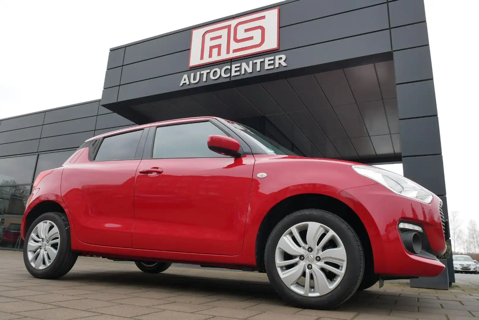 Suzuki Swift 1.2 ALLGRIP 4x4 Comfort Kamera Sitzheizung Rosso - 1