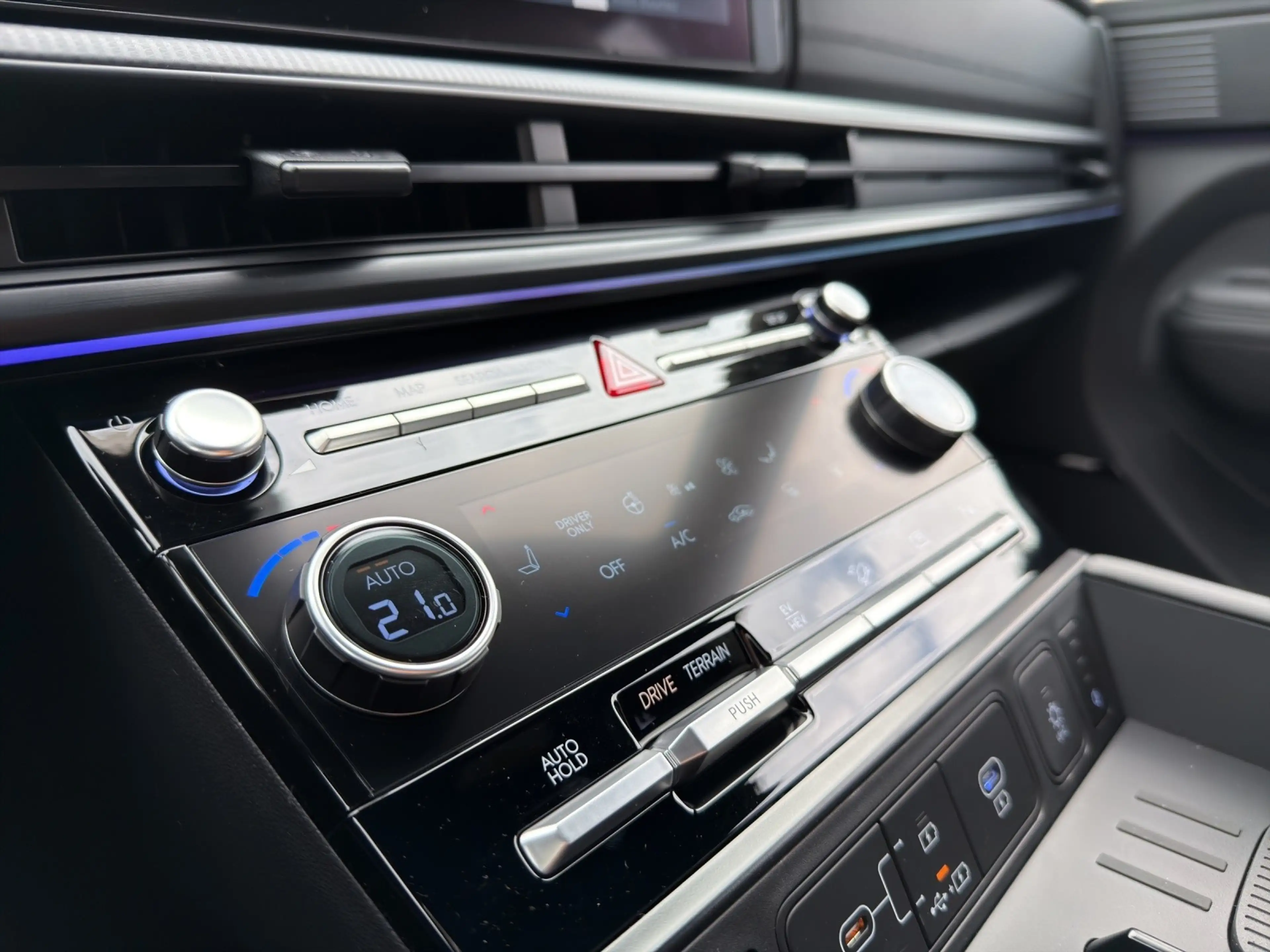 Hyundai SANTA FE Plug-In-Hybrid 1.6 T-GDi Blackline NSCC/HEADUP/... — photo 14