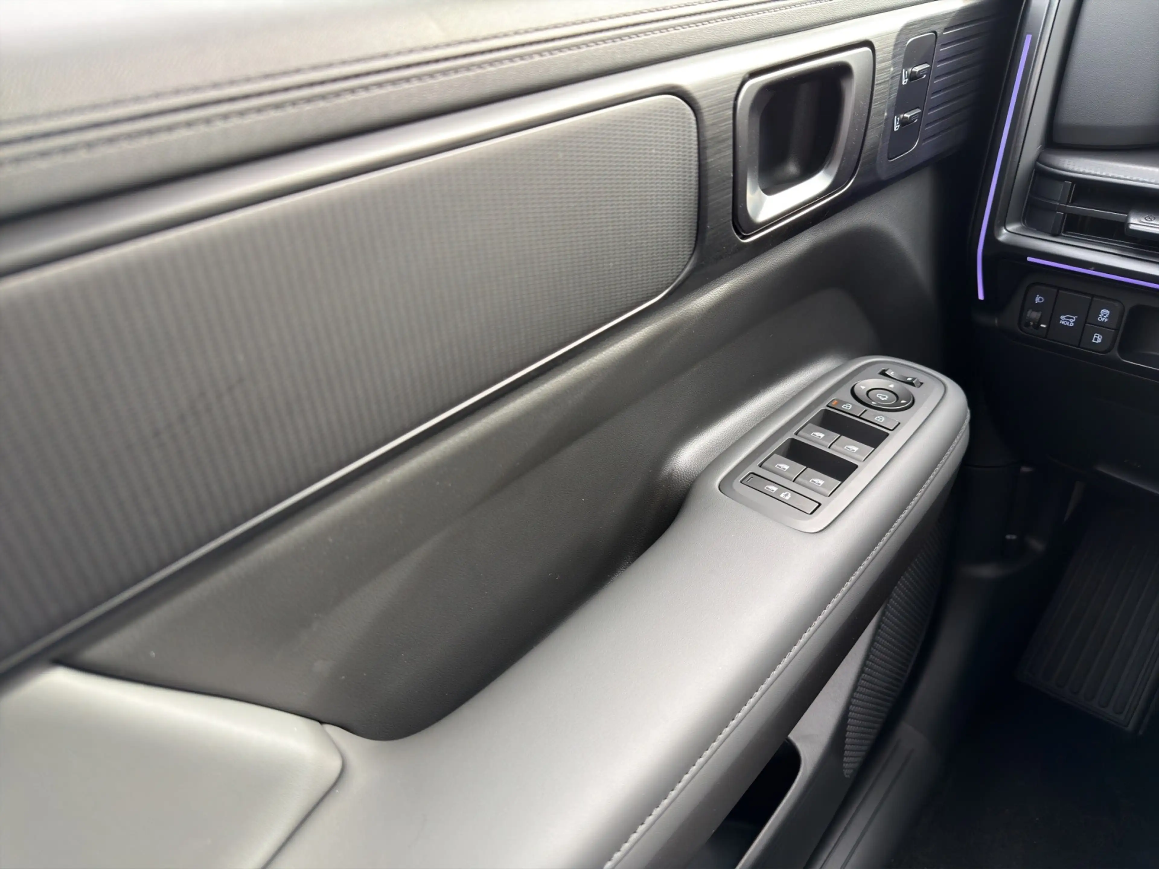 Hyundai SANTA FE Plug-In-Hybrid 1.6 T-GDi Blackline NSCC/HEADUP/... — photo 13