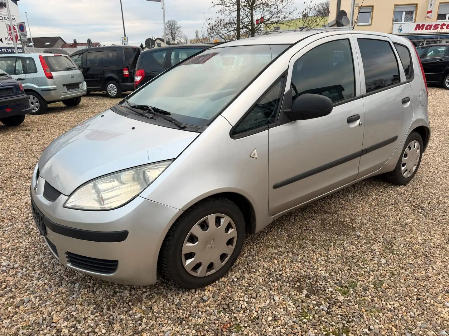 Mitsubishi Colt 1.3 Motion 59 KW Grau - 1